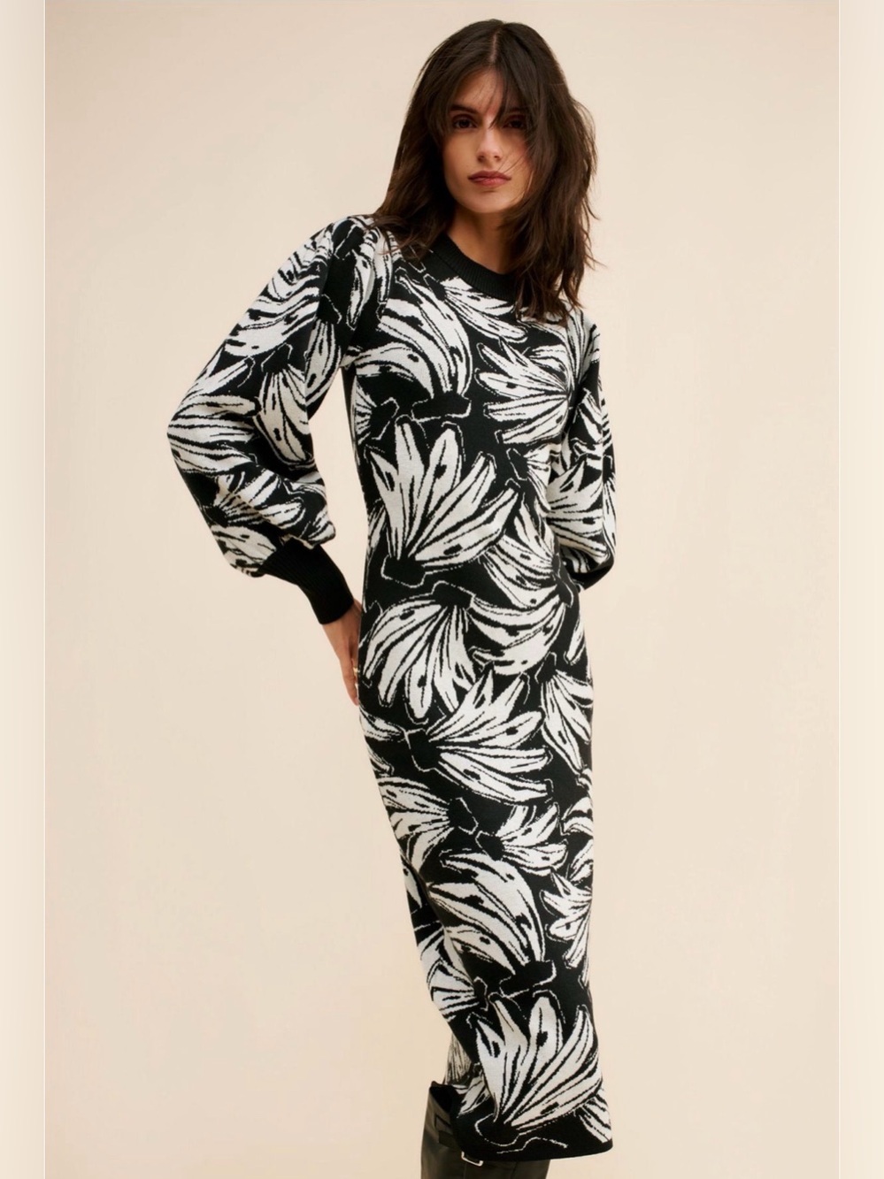 Anthropologie FARM Rio Bossa Banana Black and White Floral Knit Sweater Dress
